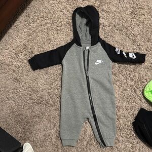 Nike Kids Gray and Black Hooded Footie